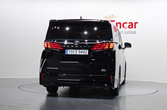 Toyota Alphard 2.5 HEV Executive AWD — пробег 5 982 км — фото 4 из 5