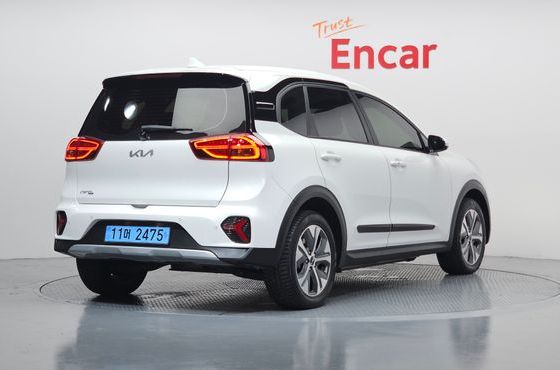 Kia Niro Earth — пробег 11 494 км — фото 2 из 5