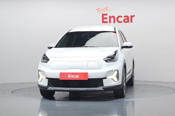 Kia Niro Earth — пробег 11 494 км — фото 3 из 5