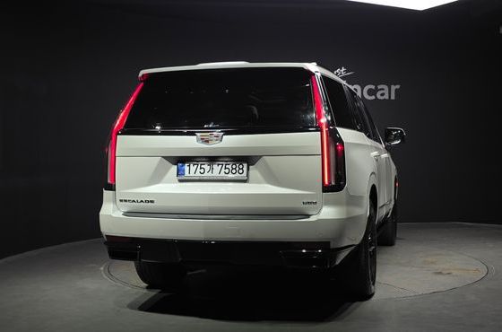 Cadillac Escalade 6.2 Sports Platinum — пробег 22 963 км — фото 4 из 5