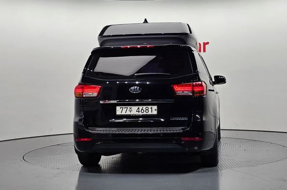 Kia Carnival 11-seater Hi-Limousine Prestige — пробег 188 834 км — фото 4 из 5