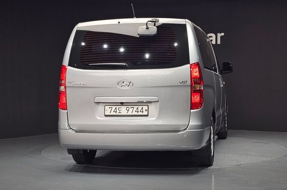 Hyundai Starex 12-Seater Wagon Smart — пробег 171 210 км — фото 4 из 5