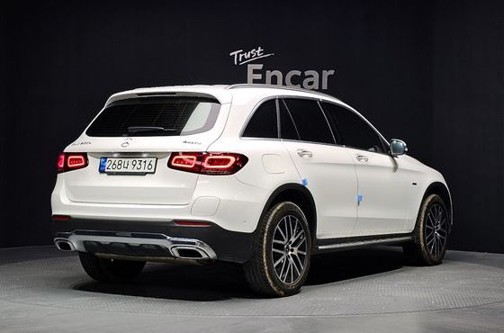 Mercedes-Benz GLC-Class GLC300e 4MATIC — пробег 63 225 км — фото 2 из 5