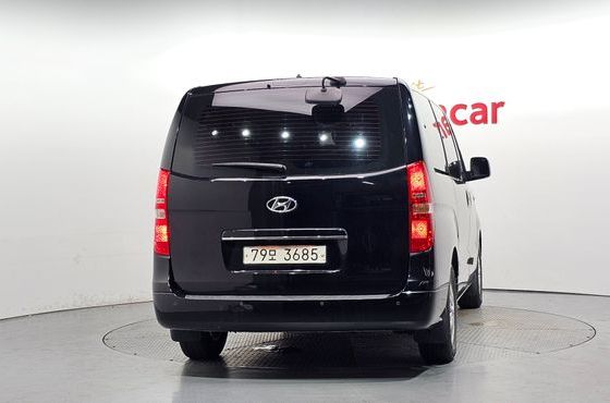 Hyundai Starex 12-Seater Wagon Smart — пробег 135 570 км — фото 4 из 5