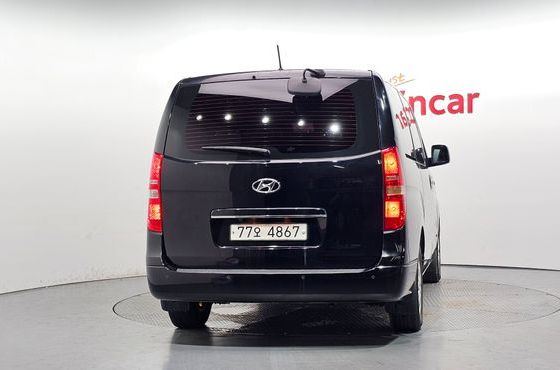 Hyundai Starex 12-Seater Wagon Smart — пробег 77 402 км — фото 4 из 5