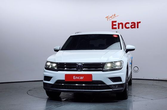 Volkswagen Tiguan 2.0 TDI Premium — пробег 98 759 км — фото 3 из 5