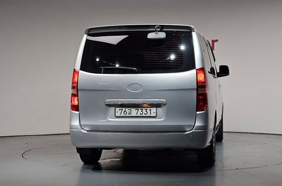 Hyundai Starex 12-Seater Wagon CVX Luxury — пробег 140 312 км — фото 4 из 5