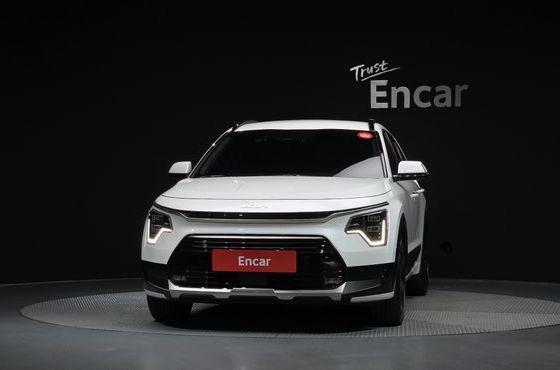 Kia Niro Signature — пробег 10 656 км — фото 3 из 5