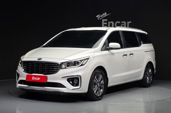 Kia Carnival 9-Seater Luxury — пробег 109 773 км — фото 1 из 5