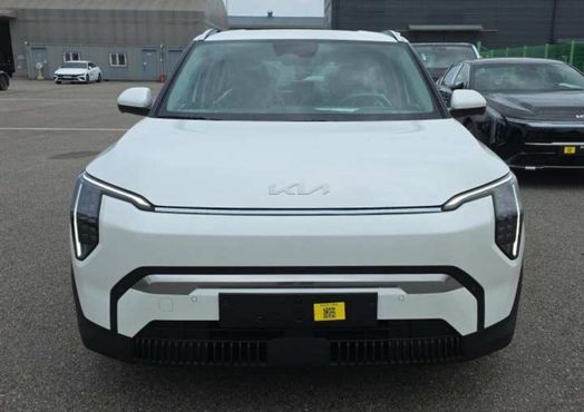 Kia EV3 Long Range 2WD Earth — пробег 1 км — фото 1 из 5