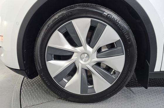 Tesla Model Y Long Range AWD — пробег 77 651 км — фото 5 из 5