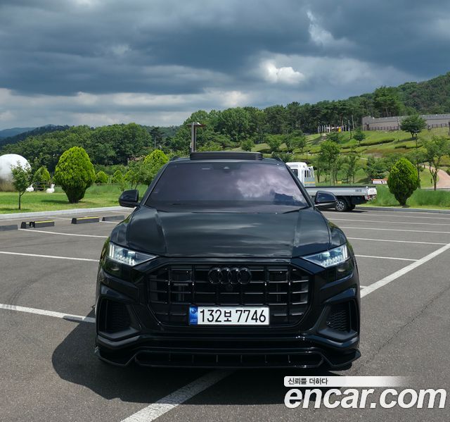 Audi Q8 55 TFSI Quattro Premium — пробег 30 100 км — фото 3 из 5