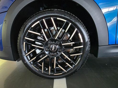 Mini Cooper Favoured — пробег 4 116 км — фото 5 из 5