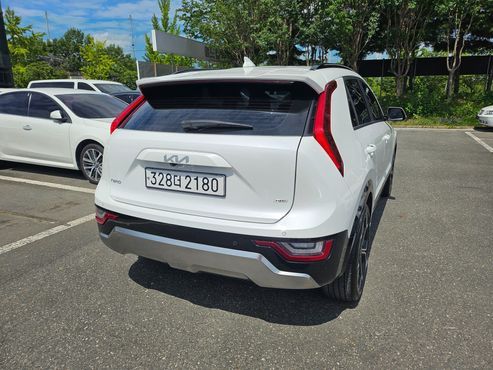 Kia Niro Prestige — пробег 46 610 км — фото 3 из 5
