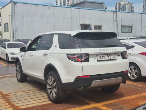 Land Rover Discovery Sport 2.0 TD4 HSE Luxury — пробег 104 086 км — фото 4 из 5