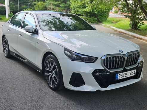 BMW 5-Series 520i M Sport — пробег 35 886 км — фото 2 из 5