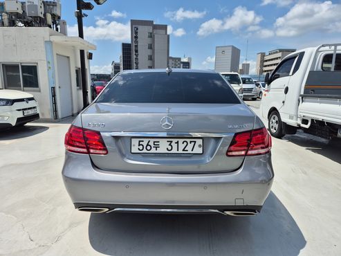 Mercedes-Benz E-Class E220 Bluetec Avantgarde — пробег 95 537 км — фото 4 из 5