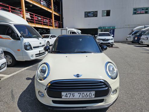 Mini Cooper 5Door Standard 3rd — пробег 115 197 км — фото 1 из 5