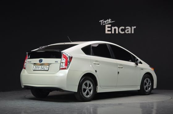 Toyota Prius 1.8 — пробег 125 801 км — фото 2 из 5