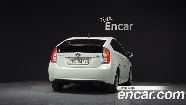 Toyota Prius из Кореи Encar