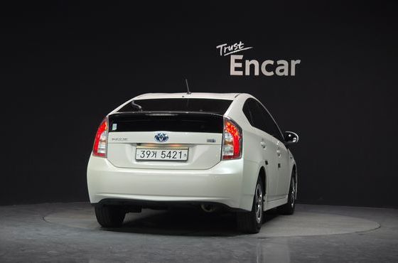 Toyota Prius 1.8 — пробег 125 801 км — фото 4 из 5