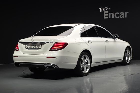 Mercedes-Benz E-Class E220d Avantgarde — пробег 122 952 км — фото 2 из 5