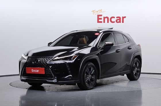 Lexus UX 2.0 2WD — пробег 38 328 км — фото 1 из 5