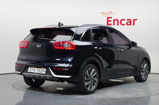 Kia Niro Noblesse — пробег 59 684 км — фото 2 из 5