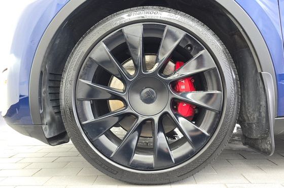 Tesla Model Y Long Range AWD — пробег 94 996 км — фото 5 из 5