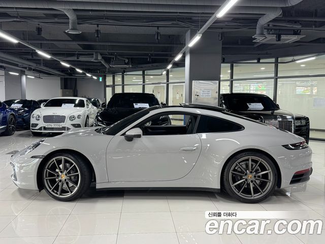 Porsche 911 Carrera — пробег 8 300 км — фото 2 из 5