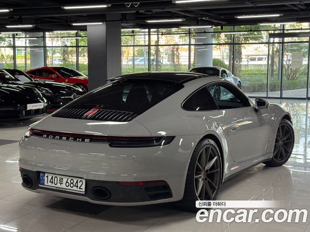 Porsche 911 Carrera — пробег 8 300 км — фото 3 из 5