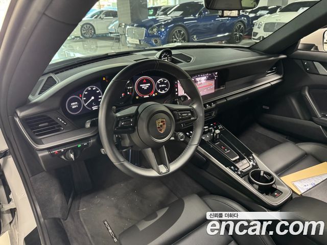 Porsche 911 Carrera — пробег 8 300 км — фото 4 из 5
