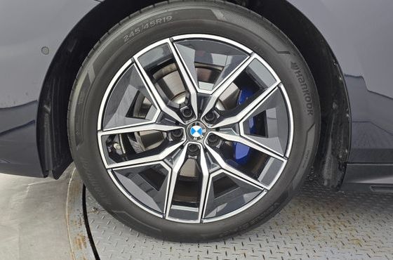 BMW 5-Series 520i M Sport — пробег 29 375 км — фото 5 из 5