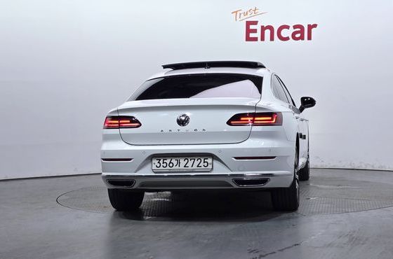 Volkswagen Arteon 2.0 TDI Premium — пробег 108 477 км — фото 4 из 5