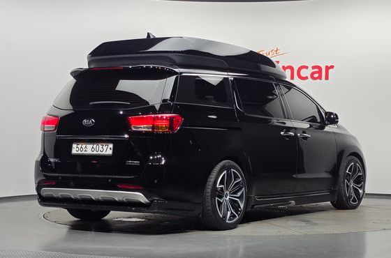 Kia Carnival 9-seater Hi-Limousine Noblesse — пробег 127 284 км — фото 2 из 5