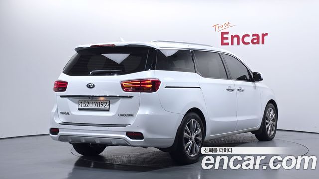 Kia Carnival из Кореи Encar