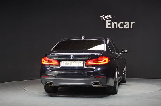 BMW 5-Series 520d xDrive M Sport Package Plus — пробег 212 221 км — фото 4 из 5
