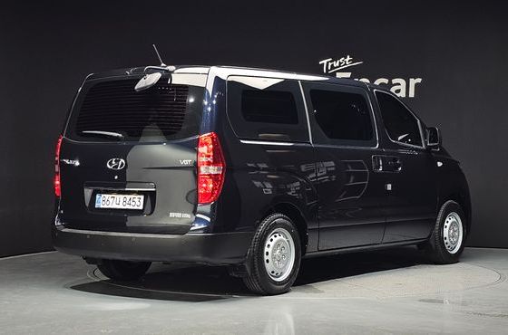 Hyundai Starex Van 5-Seater Style — пробег 15 392 км — фото 2 из 5