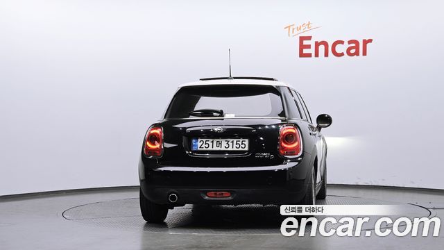 Mini Cooper 5Door Mid 3rd — пробег 103 804 км — фото 4 из 5