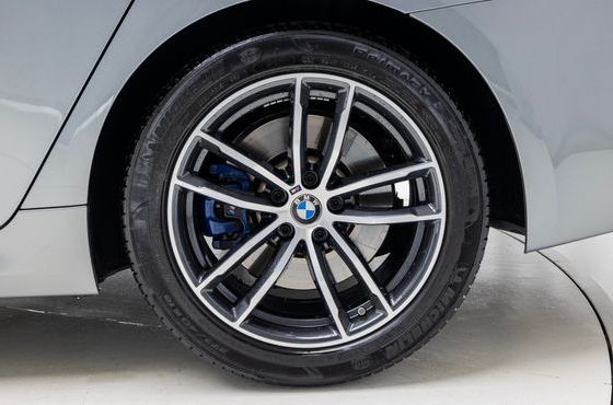 BMW 5-Series 520i M Sport — пробег 51 820 км — фото 5 из 5