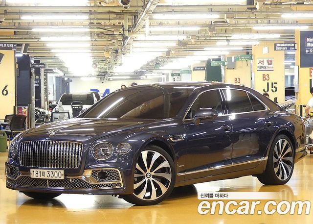 Bentley Flying Spur 4.0 Azure — пробег 23 000 км — фото 1 из 5