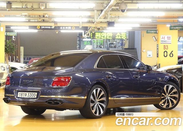 Bentley Flying Spur 4.0 Azure — пробег 23 000 км — фото 2 из 5