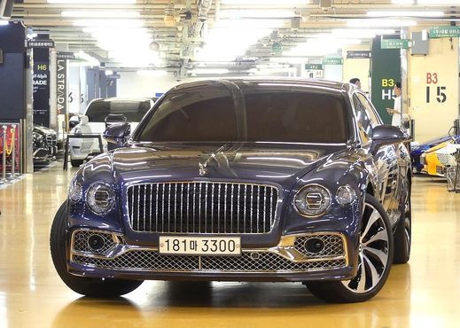 Bentley Flying Spur 4.0 Azure — пробег 23 000 км — фото 3 из 5