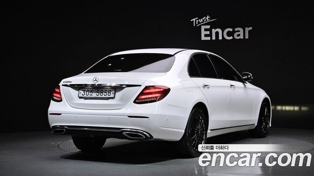 Mercedes-Benz E-Class из Кореи Encar