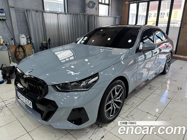 BMW 5-Series 520i M Sport — пробег 1 247 км — фото 5 из 5