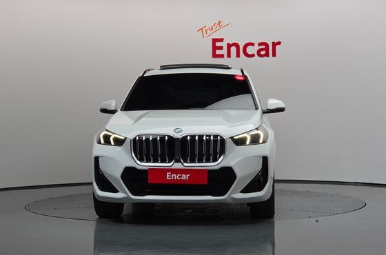 BMW X1 xDrive 20i M Sport — пробег 5 996 км — фото 3 из 5