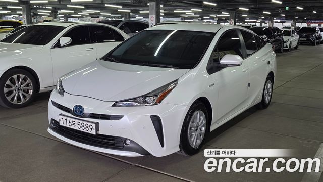 Toyota Prius 1.8 — пробег 64 200 км — фото 1 из 5