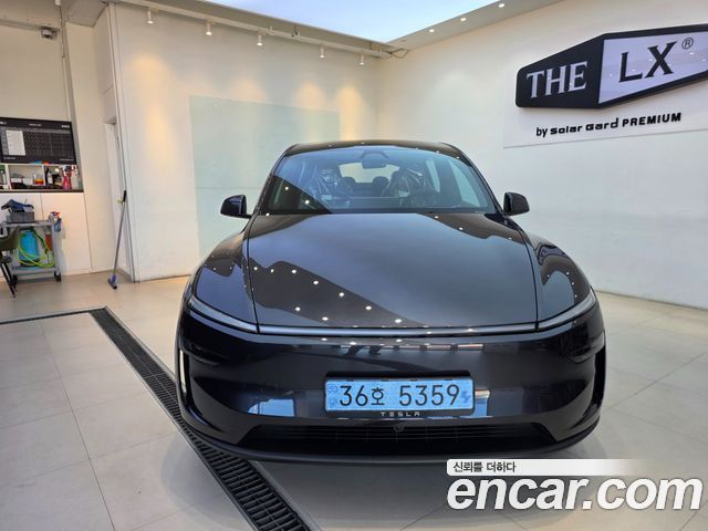 Tesla Model Y L Long Range AWD — пробег 800 км — фото 1 из 5