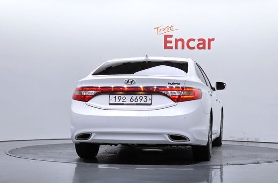 Hyundai Grandeur Premium — пробег 130 000 км — фото 4 из 5