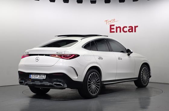 Mercedes-Benz GLC-Class GLC300 4MATIC Coupe — пробег 15 570 км — фото 2 из 5